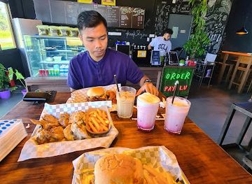 brunei/kuala-belait/restaurant/lipaklu-bn