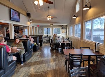 illinois/driftless-area/restaurant/fairmont-shores