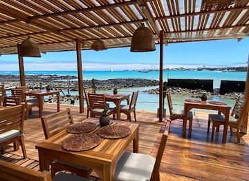 ecuador/galapagos-islands/restaurant/almar