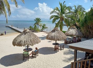 belize/glover-s-reef-atoll/restaurant/jam-rock-island-cuisine