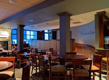 iowa/iowa-city/restaurant/orchard-green-restaurant-and-lounge