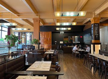 canada/montreal/restaurant/holder