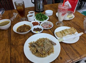 myanmar-burma/mandalay-region/restaurant/karaweik-cafe-35