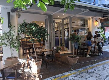 greece/crete/heraklion/restaurant/apiri-greek-eatery