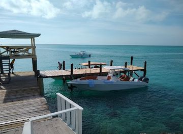 the-bahamas/rum-cay/restaurant/emerald-sunset-view