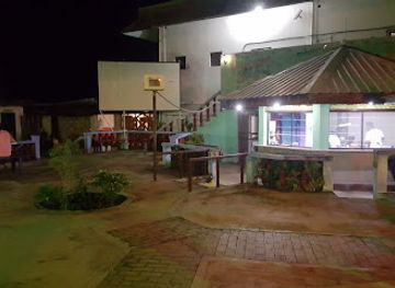 northern-mariana-islands/tinian-island/restaurant/queens-bar-barbeque