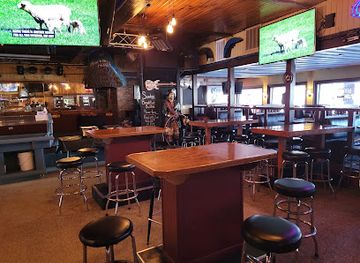 illinois/rockford/restaurant/whiskey-s-roadhouse