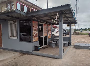 suriname/brokopondo/restaurant/mina-s-delicius-bread-food