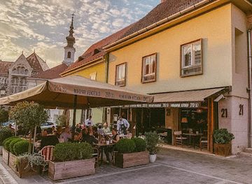 hungary/hansag/restaurant/21-magyar-vendeglo-hungarian-bistro