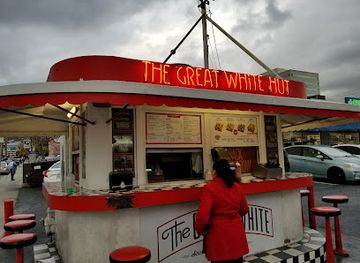 california/glendale/restaurant/the-great-white-hut