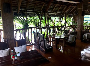 philippines/boracay/diniwid-beach/restaurant/vilus-barefoot-restaurant