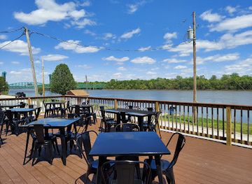 illinois/great-river-road/restaurant/barefoot-restaurant