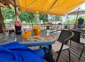 croatia/zagreb/jarun-lake/restaurant/pizzeria-helena