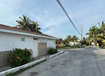 the-bahamas/andros-town/restaurant/square-deal