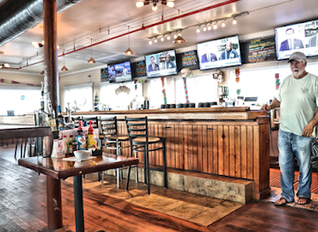 south-carolina/edisto-island/restaurant/coot-s-bar-grill