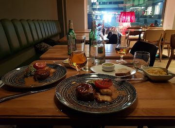 finland/helsinki/restaurant/ravintola-karl-johan-oy
