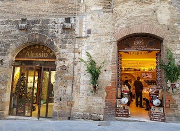 italy/san-gimignano/restaurant/gustavo-mescita-vini-enoteca