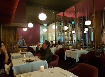 canada/montreal/downtown-montreal/restaurant/toque