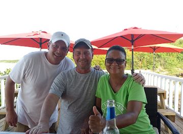 the-bahamas/exuma/restaurant/peninsula-bar-and-seafood-grill