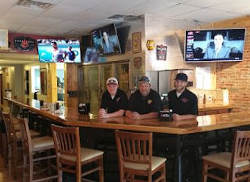 iowa/prairie-pothole-region/restaurant/wilkies-garage