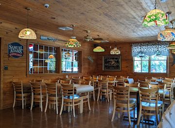 delaware/trap-pond-state-park/restaurant/old-mill-crab-house