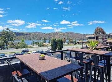 australia/kosciuszko-national-park/restaurant/jindabyne-emporium