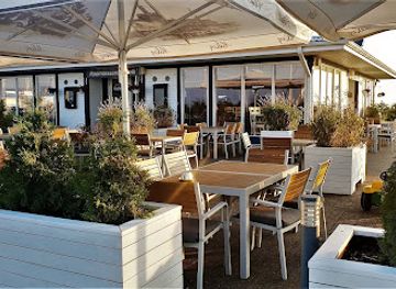 estonia/kuressaare/restaurant/roomassaare-kohvik