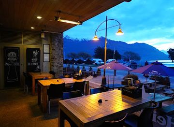 new-zealand/wanaka/restaurant/trout-restaurant-cafe-bar