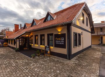 slovenia/velenje/restaurant/fuul-burger-food-truck