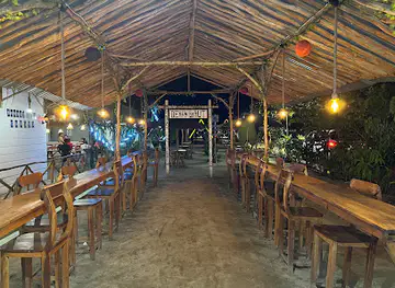 DEWA LAUT CARITA ANYER Resto & Cafe