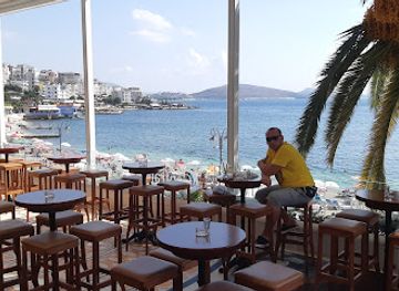 albania/saranda/restaurant/centrali