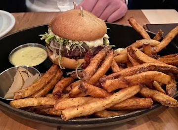 canada/northern-canada/restaurant/richmond-station