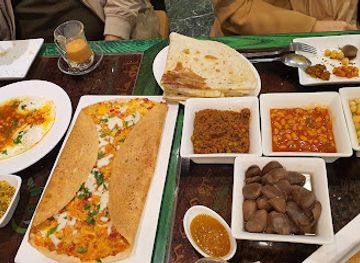 qatar/al-jassasiya-rock-carvings/restaurant/shay-al-shomous