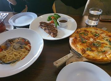 malaysia/west-coast/restaurant/the-penthouse-restaurant-winebar