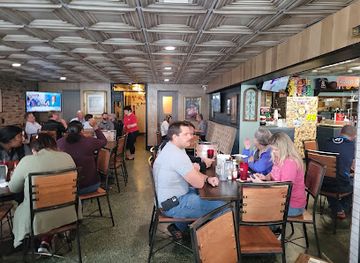 louisiana/baton-rouge/downtown-baton-rouge/restaurant/poor-boy-lloyd-s