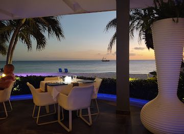 aruba/sero-blanco/restaurant/red-parrot-restaurant