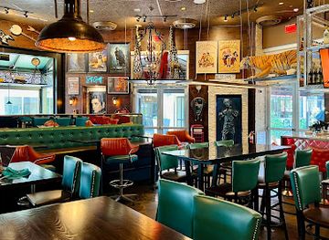 texas/north-texas/restaurant/the-rim-waterside