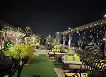 Skae restaurant & bar