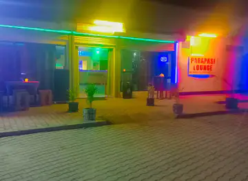 Parapasi lounge
