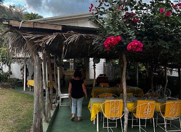 saint-vincent-and-the-grenadines/chateaubelair/restaurant/rock-side-cafe