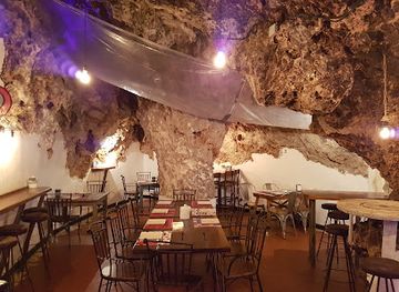 spain/cuenca/restaurant/grotte-del-huecar