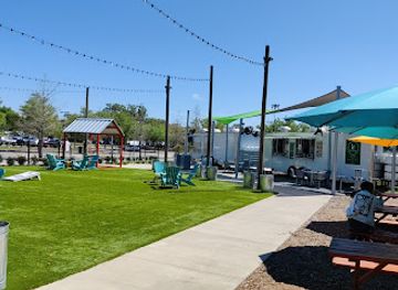 florida/gainesville/restaurant/midpoint-park-and-eatery-food-truck-and-restaurant-park