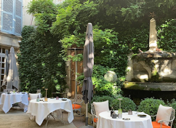 france/provence/restaurant/hotel-d-europe-restaurant-la-vieille-fontaine