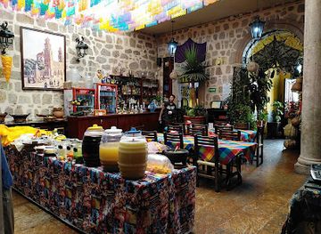 mexico/tierra-caliente/restaurant/restaurante-caracuaro