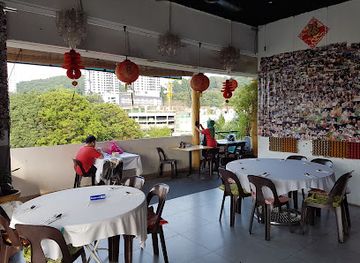 malaysia/penang-island/restaurant/andrew-s-kampung