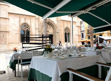 spain/palma-de-mallorca/la-lonja/restaurant/restaurante-caballito-de-mar