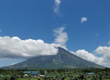 philippines/mt-mayon/restaurant/socorro-s-lakeside-restaurant-and-grill