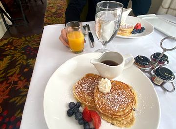 new-hampshire/mount-washington-valley/restaurant/1896-bretton-arms-dining-room