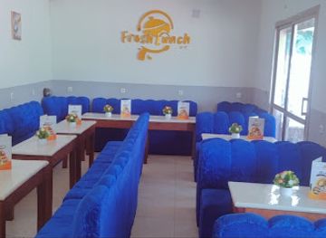 cameroon/kalamaloue-national-park/restaurant/fresh-lunch