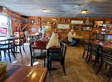 florida/suwannee-river/restaurant/fat-belly-s